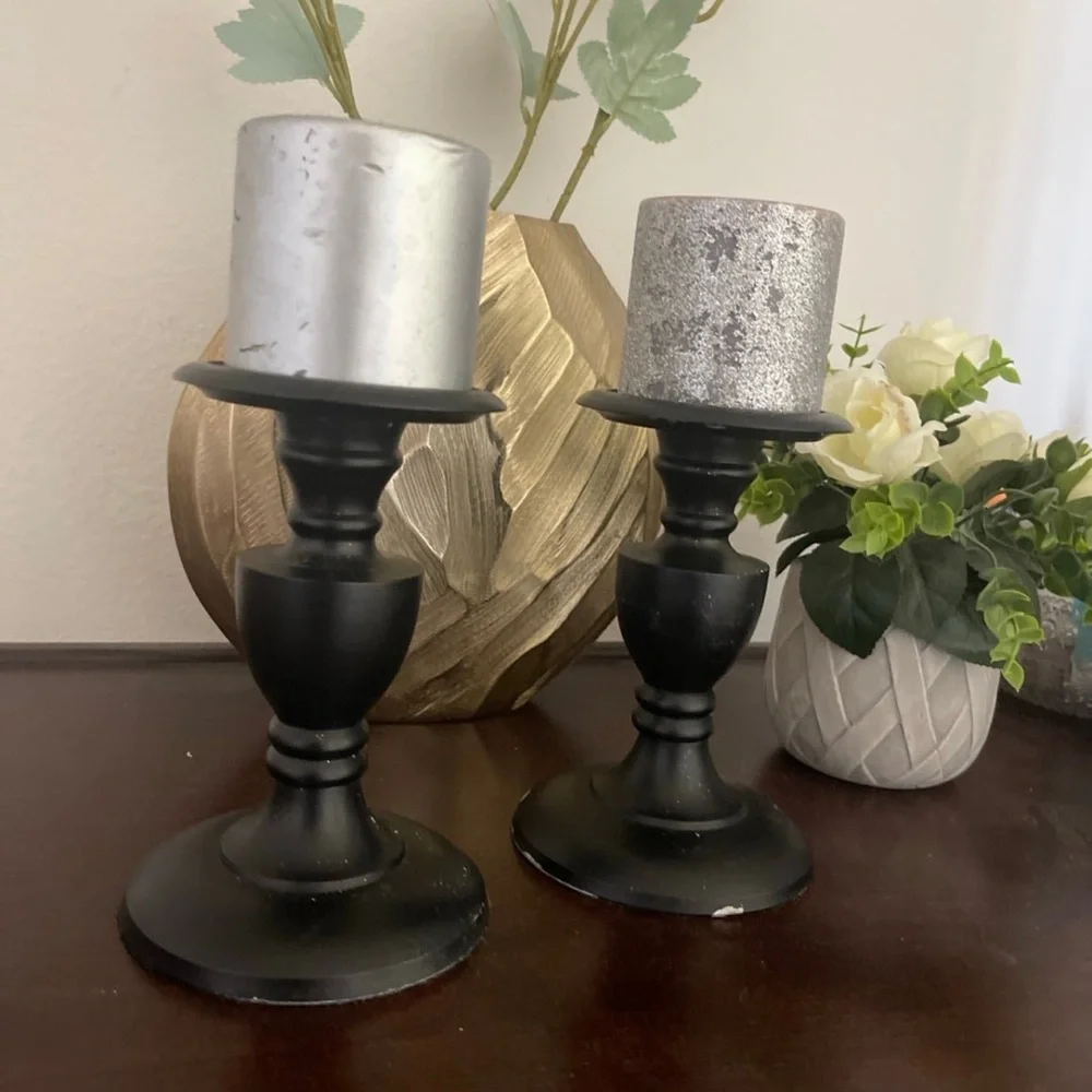 Elegant Black Candle Holders with Silver Candles 4 pcs